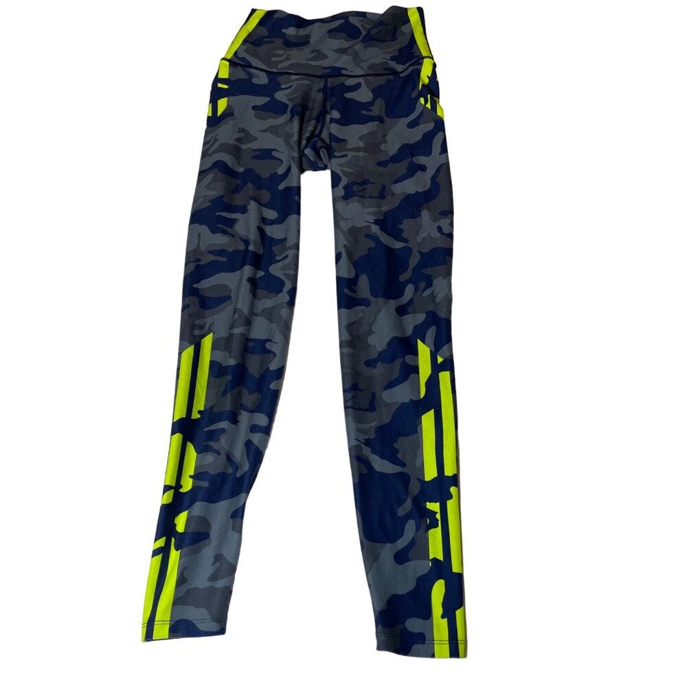 With Wear It To Heart Camo Leggings With Neon Stripes woman’s size small